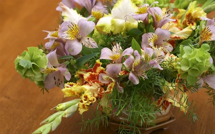 How do fascinating flowers affect the human mood?